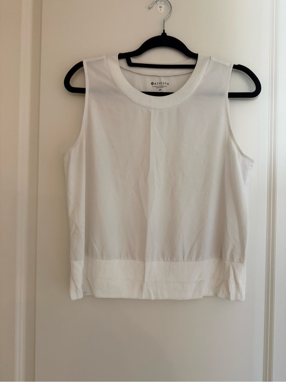 Athleta White Ribbed Hem Sleeveless Tank Top